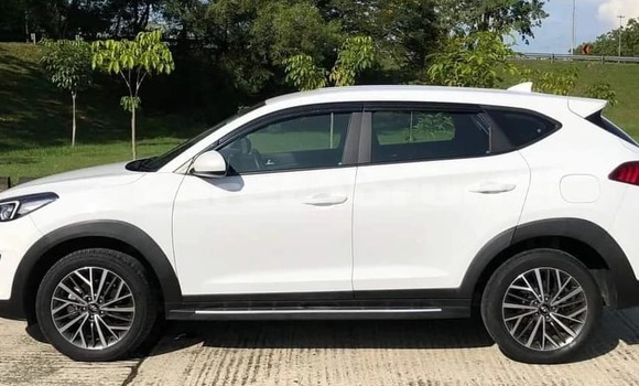 Buy Used Hyundai Tucson White Car in Bandar Seri Begawan in Brunei-Muara Buy Used Hyundai Tucson White Car in Bandar Seri Begawan in Brunei-Muara