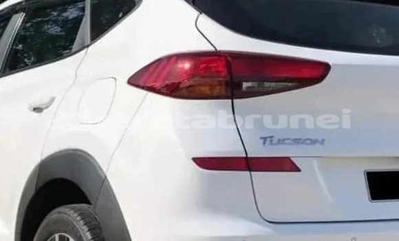 Buy Used Hyundai Tucson White Car in Bandar Seri Begawan in Brunei-Muara Buy Used Hyundai Tucson White Car in Bandar Seri Begawan in Brunei-Muara