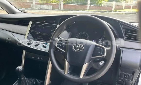 Buy Used Toyota innova White Car in Bandar Seri Begawan in Brunei-Muara Buy Used Toyota innova White Car in Bandar Seri Begawan in Brunei-Muara