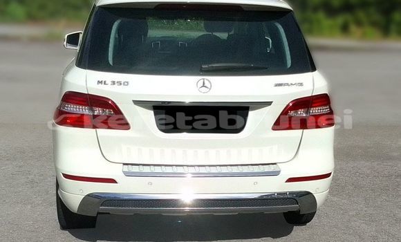 Buy Used Mercedes-Benz ML–Class White Car in Bandar Seri Begawan in Brunei-Muara Buy Used Mercedes-Benz ML–Class White Car in Bandar Seri Begawan in Brunei-Muara