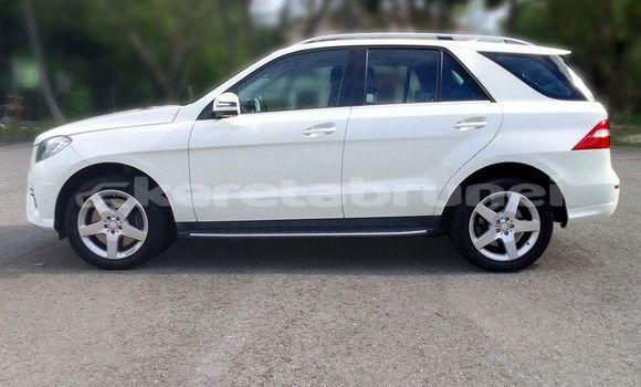Buy Used Mercedes-Benz ML–Class White Car in Bandar Seri Begawan in Brunei-Muara Buy Used Mercedes-Benz ML–Class White Car in Bandar Seri Begawan in Brunei-Muara
