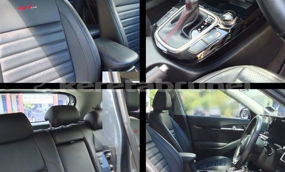 Buy Used Kia Sedona Black Car in Bandar Seri Begawan in Brunei-Muara Buy Used Kia Sedona Black Car in Bandar Seri Begawan in Brunei-Muara