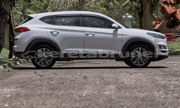 Buy Used Hyundai Tucson White Car in Bandar Seri Begawan in Brunei-Muara Buy Used Hyundai Tucson White Car in Bandar Seri Begawan in Brunei-Muara