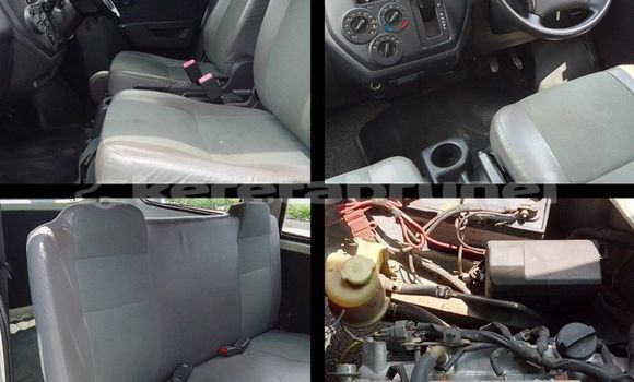Buy Used Daihatsu Gran Move White Car in Bandar Seri Begawan in Brunei-Muara Buy Used Daihatsu Gran Move White Car in Bandar Seri Begawan in Brunei-Muara
