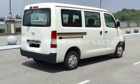 Buy Used Daihatsu Gran Move White Car in Bandar Seri Begawan in Brunei-Muara Buy Used Daihatsu Gran Move White Car in Bandar Seri Begawan in Brunei-Muara