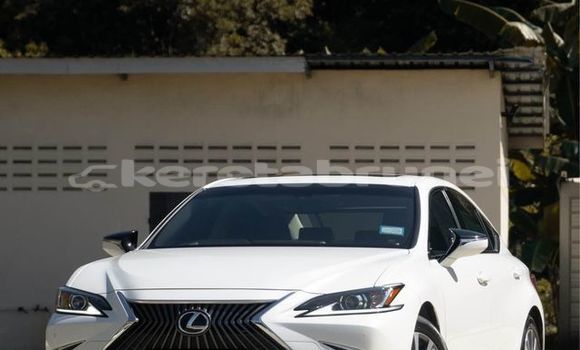 Buy Used Lexus ES White Car in Bandar Seri Begawan in Brunei-Muara