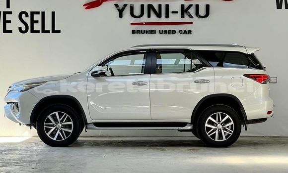 Buy Used Toyota Fortuner White Car in Bandar Seri Begawan in Brunei-Muara Buy Used Toyota Fortuner White Car in Bandar Seri Begawan in Brunei-Muara