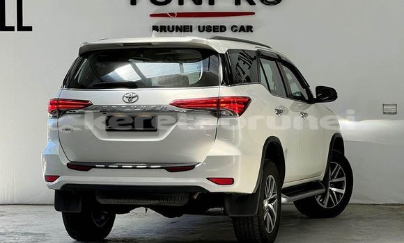 Buy Used Toyota Fortuner White Car in Bandar Seri Begawan in Brunei-Muara Buy Used Toyota Fortuner White Car in Bandar Seri Begawan in Brunei-Muara