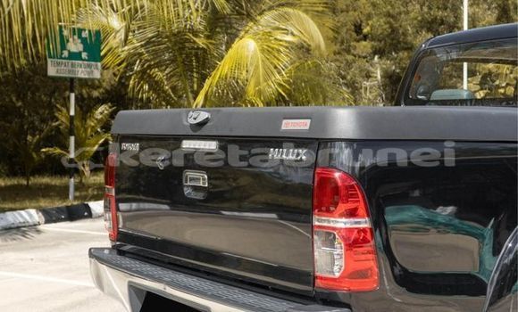 Buy Used Toyota Hilux Black Car in Bandar Seri Begawan in Brunei-Muara Buy Used Toyota Hilux Black Car in Bandar Seri Begawan in Brunei-Muara
