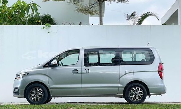 Buy Used Hyundai H1 Other Car in Bandar Seri Begawan in Brunei-Muara Buy Used Hyundai H1 Other Car in Bandar Seri Begawan in Brunei-Muara
