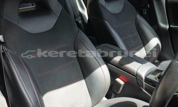 Buy Used Mercedes-Benz C-Classe White Car in Bandar Seri Begawan in Brunei-Muara Buy Used Mercedes-Benz C-Classe White Car in Bandar Seri Begawan in Brunei-Muara