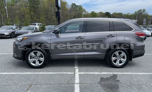 Buy Used Toyota Highlander Other Car in Tutong in Tutong Buy Used Toyota Highlander Other Car in Tutong in Tutong