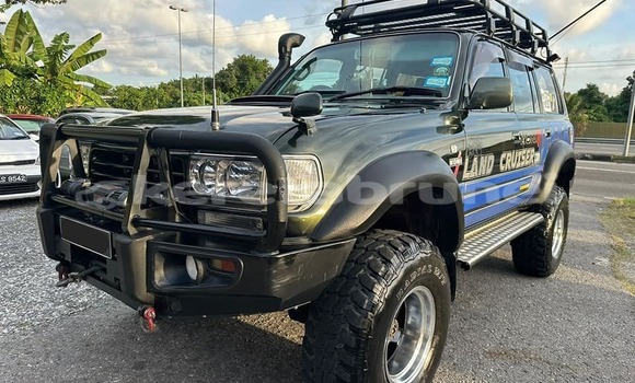 Buy Used Toyota Land Cruiser Black Car in Bandar Seri Begawan in Brunei-Muara Buy Used Toyota Land Cruiser Black Car in Bandar Seri Begawan in Brunei-Muara