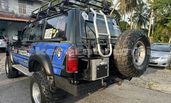 Buy Used Toyota Land Cruiser Black Car in Bandar Seri Begawan in Brunei-Muara Buy Used Toyota Land Cruiser Black Car in Bandar Seri Begawan in Brunei-Muara