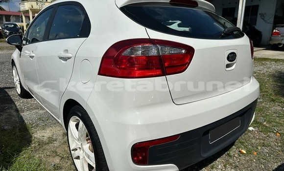 Buy Used Kia Rio White Car in Bandar Seri Begawan in Brunei-Muara Buy Used Kia Rio White Car in Bandar Seri Begawan in Brunei-Muara