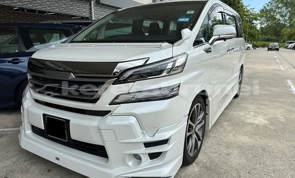 Buy Used Toyota Vellfire White Car in Bandar Seri Begawan in Brunei-Muara