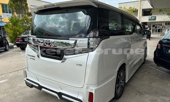Buy Used Toyota Vellfire White Car in Bandar Seri Begawan in Brunei-Muara Buy Used Toyota Vellfire White Car in Bandar Seri Begawan in Brunei-Muara