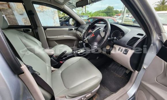 Buy Used Mitsubishi Pajero Other Car in Bandar Seri Begawan in Brunei-Muara Buy Used Mitsubishi Pajero Other Car in Bandar Seri Begawan in Brunei-Muara