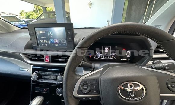 Buy Used Toyota Verso White Car in Bandar Seri Begawan in Brunei-Muara Buy Used Toyota Verso White Car in Bandar Seri Begawan in Brunei-Muara