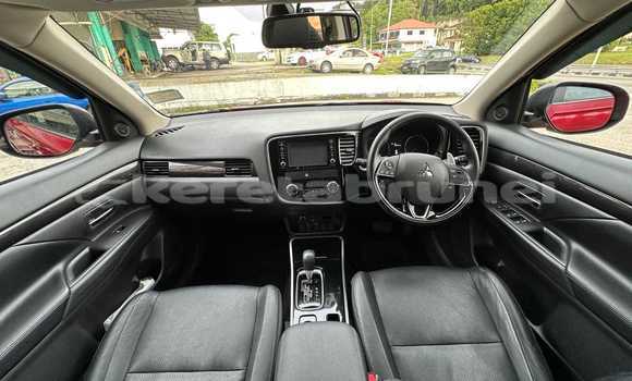 Buy Used Mitsubishi Outlander White Car in Bandar Seri Begawan in Brunei-Muara Buy Used Mitsubishi Outlander White Car in Bandar Seri Begawan in Brunei-Muara