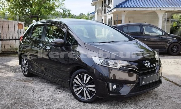 Buy Used Honda Jazz Black Car in Bandar Seri Begawan in Brunei-Muara Buy Used Honda Jazz Black Car in Bandar Seri Begawan in Brunei-Muara