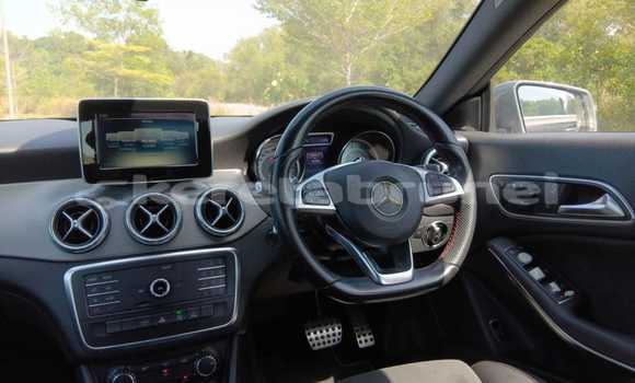 Buy Used Mercedes-Benz 200 Other Car in Bandar Seri Begawan in Brunei-Muara Buy Used Mercedes-Benz 200 Other Car in Bandar Seri Begawan in Brunei-Muara