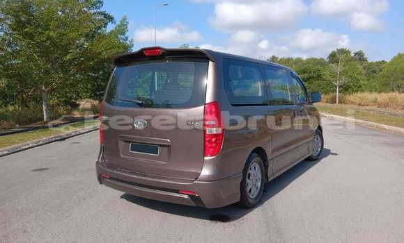 Buy Used Hyundai H1 Brown Car in Bandar Seri Begawan in Brunei-Muara Buy Used Hyundai H1 Brown Car in Bandar Seri Begawan in Brunei-Muara