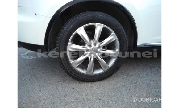 Buy Import Infiniti FX White Car in Import - Dubai in Belait