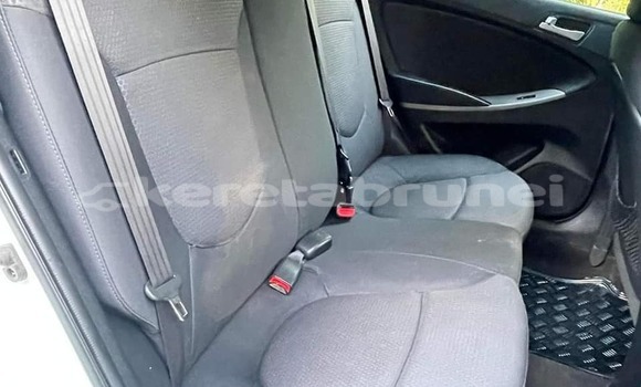 Buy Used Hyundai Accent White Car in Bandar Seri Begawan in Brunei-Muara Buy Used Hyundai Accent White Car in Bandar Seri Begawan in Brunei-Muara