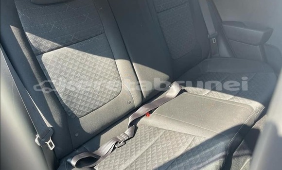 Buy Used Kia Rio White Car in Seria in Belait Buy Used Kia Rio White Car in Seria in Belait