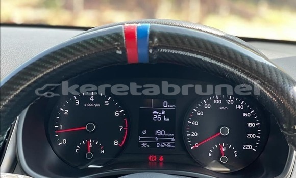 Buy Used Kia Rio White Car in Seria in Belait Buy Used Kia Rio White Car in Seria in Belait