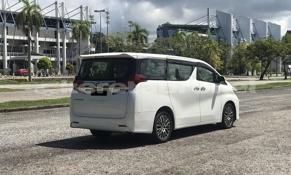 Buy Used Toyota Alphard White Car in Bandar Seri Begawan in Brunei-Muara Buy Used Toyota Alphard White Car in Bandar Seri Begawan in Brunei-Muara