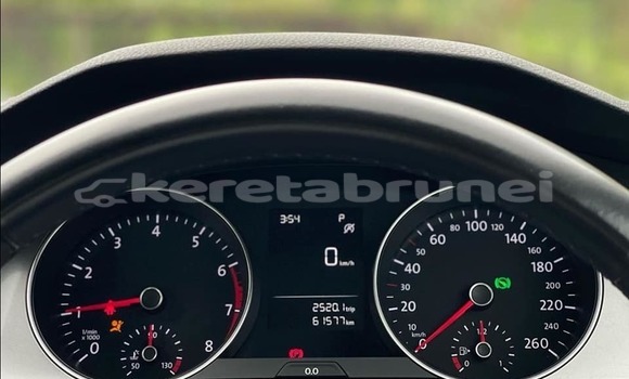 Buy Used Volkswagen Golf Red Car in Bandar Seri Begawan in Brunei-Muara Buy Used Volkswagen Golf Red Car in Bandar Seri Begawan in Brunei-Muara