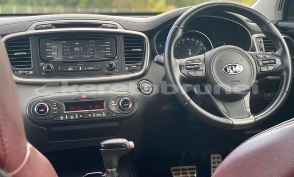 Buy Used Kia Sorento White Car in Bandar Seri Begawan in Brunei-Muara Buy Used Kia Sorento White Car in Bandar Seri Begawan in Brunei-Muara