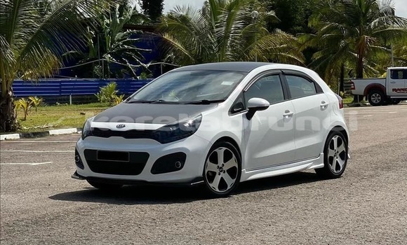 Buy Used Kia Rio White Car in Bandar Seri Begawan in Brunei-Muara Buy Used Kia Rio White Car in Bandar Seri Begawan in Brunei-Muara