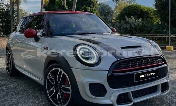 Buy Used MINI Cooper White Car in Bandar Seri Begawan in Brunei-Muara