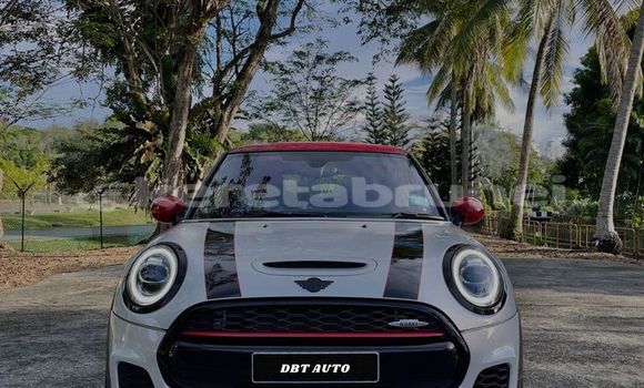 Buy Used MINI Cooper White Car in Bandar Seri Begawan in Brunei-Muara Buy Used MINI Cooper White Car in Bandar Seri Begawan in Brunei-Muara