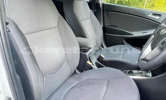 Buy Used Hyundai Accent White Car in Bandar Seri Begawan in Brunei-Muara Buy Used Hyundai Accent White Car in Bandar Seri Begawan in Brunei-Muara