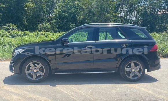 Buy Used Mercedes-Benz GLC Black Car in Bandar Seri Begawan in Brunei-Muara Buy Used Mercedes-Benz GLC Black Car in Bandar Seri Begawan in Brunei-Muara