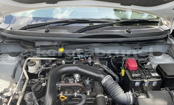 Buy Used Toyota Ractis White Car in Bandar Seri Begawan in Brunei-Muara Buy Used Toyota Ractis White Car in Bandar Seri Begawan in Brunei-Muara