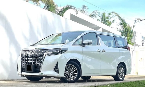 Buy Used Toyota Alphard White Car in Bandar Seri Begawan in Brunei-Muara Buy Used Toyota Alphard White Car in Bandar Seri Begawan in Brunei-Muara