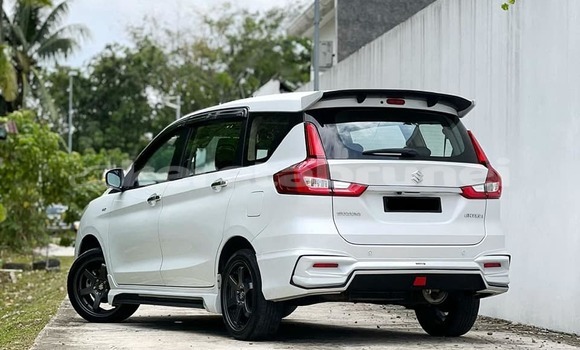 Buy Used Suzuki Ertiga White Car in Bandar Seri Begawan in Brunei-Muara Buy Used Suzuki Ertiga White Car in Bandar Seri Begawan in Brunei-Muara