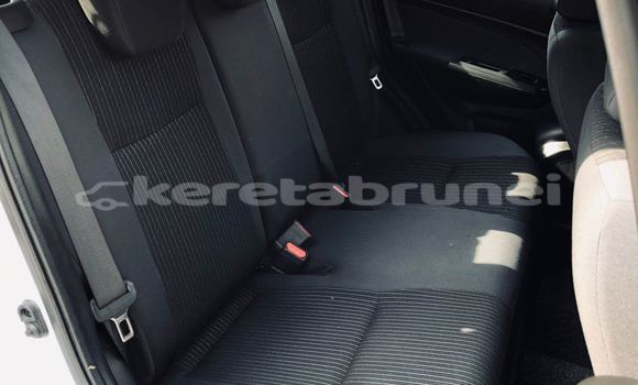 Buy Used Suzuki Swift White Car in Bandar Seri Begawan in Brunei-Muara Buy Used Suzuki Swift White Car in Bandar Seri Begawan in Brunei-Muara