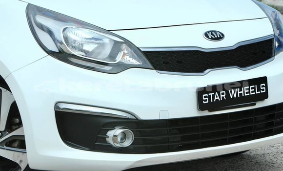 Buy Used Kia Rio White Car in Bandar Seri Begawan in Brunei-Muara Buy Used Kia Rio White Car in Bandar Seri Begawan in Brunei-Muara