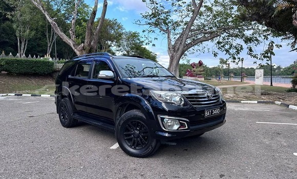 Buy Used Toyota Fortuner Black Car in Bandar Seri Begawan in Brunei-Muara Buy Used Toyota Fortuner Black Car in Bandar Seri Begawan in Brunei-Muara