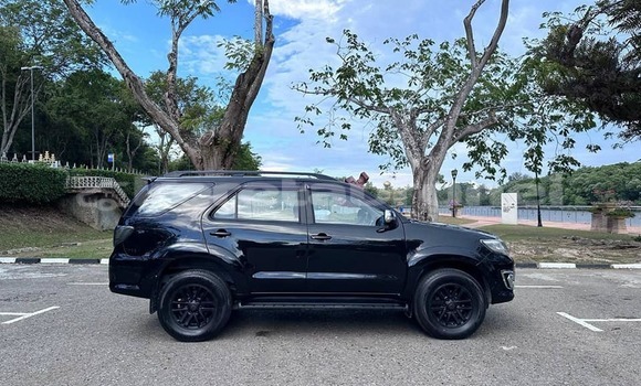 Buy Used Toyota Fortuner Black Car in Bandar Seri Begawan in Brunei-Muara Buy Used Toyota Fortuner Black Car in Bandar Seri Begawan in Brunei-Muara