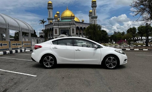 Buy Used Kia Cerato White Car in Bandar Seri Begawan in Brunei-Muara Buy Used Kia Cerato White Car in Bandar Seri Begawan in Brunei-Muara