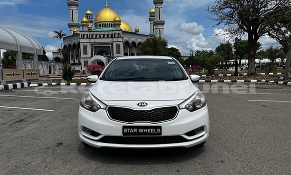 Buy Used Kia Cerato White Car in Bandar Seri Begawan in Brunei-Muara Buy Used Kia Cerato White Car in Bandar Seri Begawan in Brunei-Muara