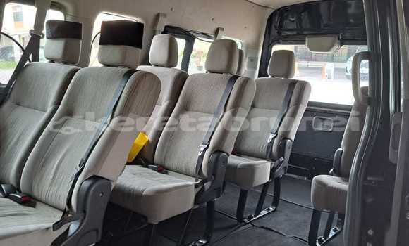 Buy Used Nissan NV350 Caravan Black Car in Bandar Seri Begawan in Brunei-Muara