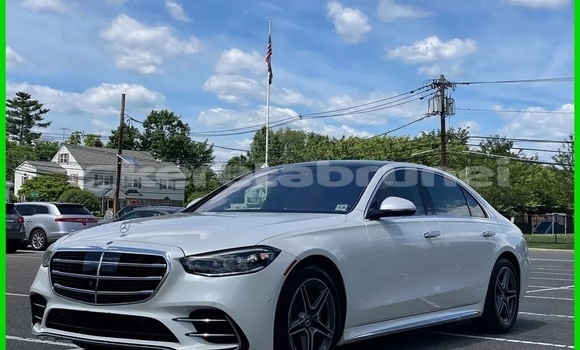 Buy Used Mercedes-Benz S–Class White Car in Bandar Seri Begawan in Brunei-Muara